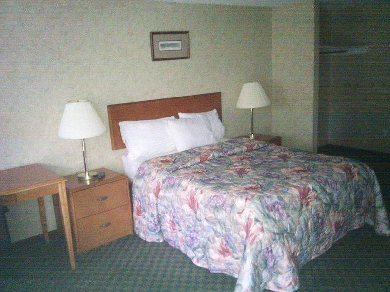 Dartmouth Motor Inn Экстерьер фото