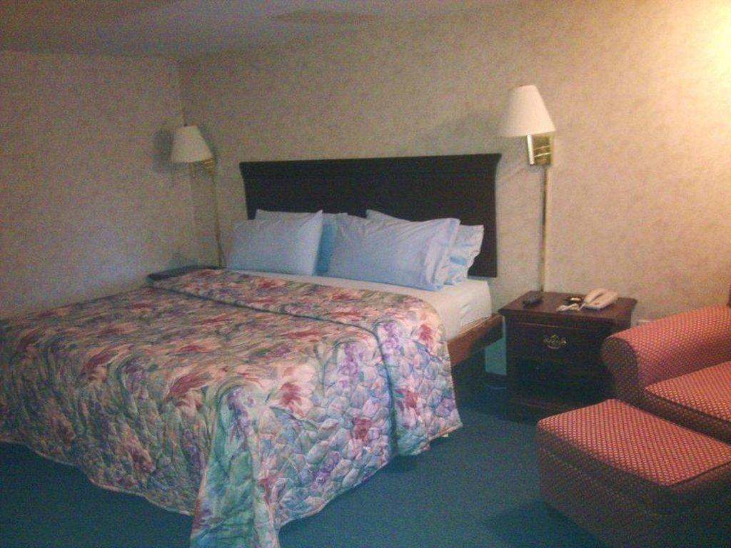 Dartmouth Motor Inn Экстерьер фото