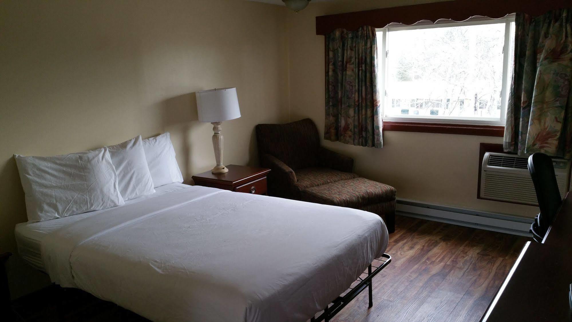 Dartmouth Motor Inn Экстерьер фото